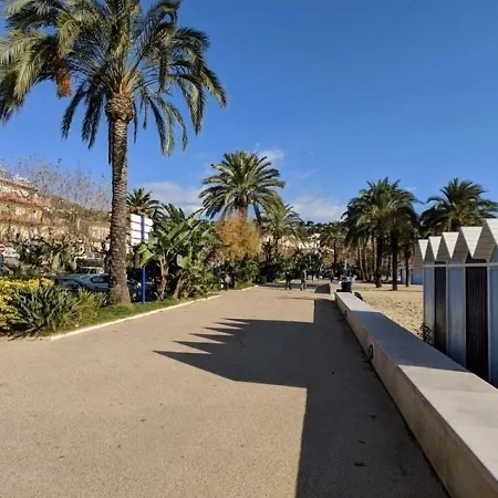 2 Pieces Balcon Et Parking Proche Centre 2 Apartment Le Lavandou