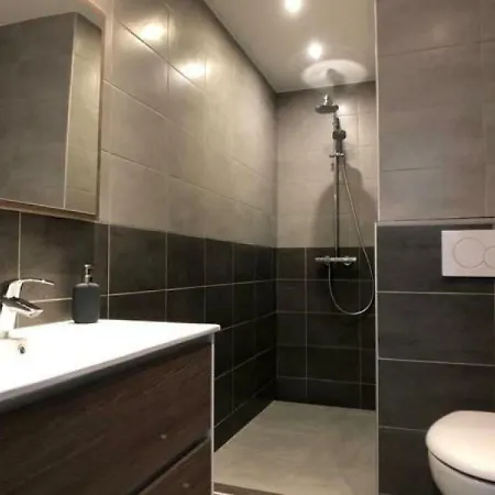 Apartment 2 Pieces Balcon Et Parking Proche Centre 2 Le Lavandou