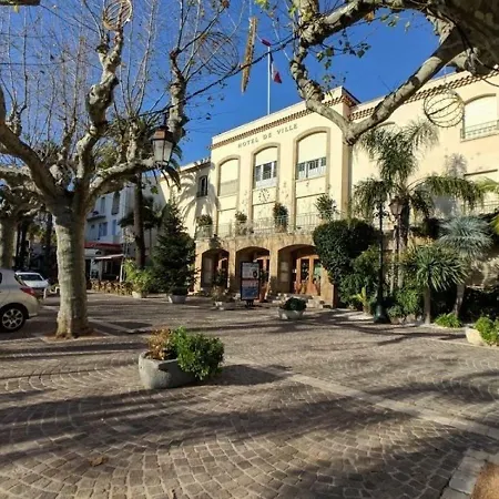 Apartment 2 Pieces Balcon Et Parking Proche Centre 2 Le Lavandou